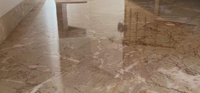 Cristallisation de sol en marbre