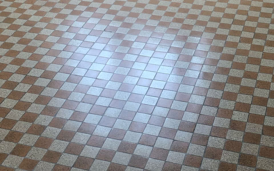 Rénovation de carrelage en porphyre