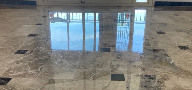 Cristallisation de sol en marbre