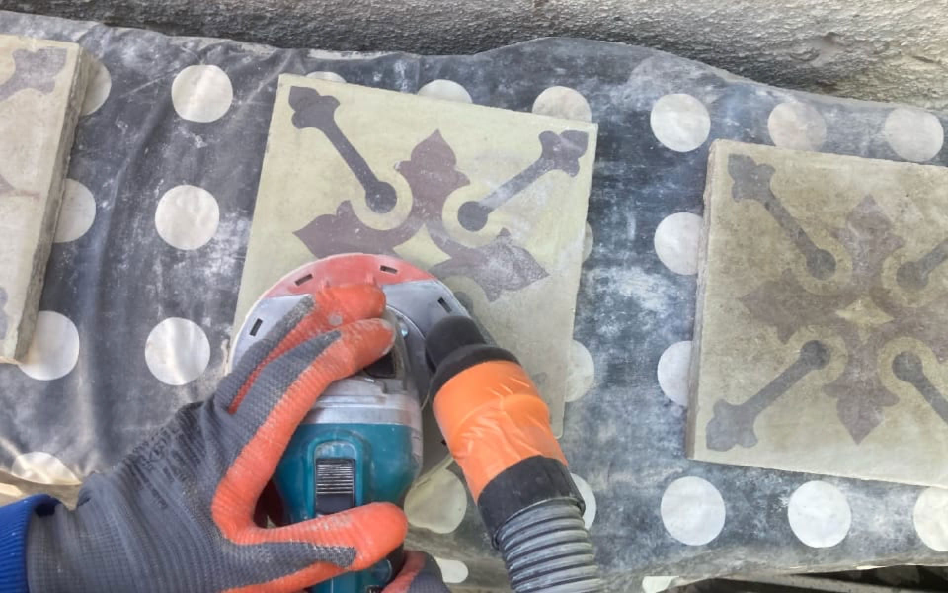 Décapage, ponçage, cristallisation d’anciens carreaux ciment