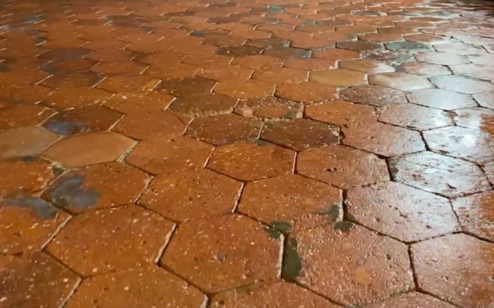 Quel le prix des tomettes anciennes au m2 ?